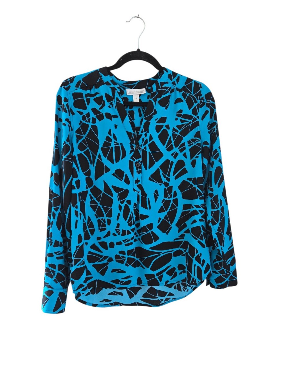 Dana Buchman Woman's Printed pleated Blue/Black button up top size S Long Sleeve